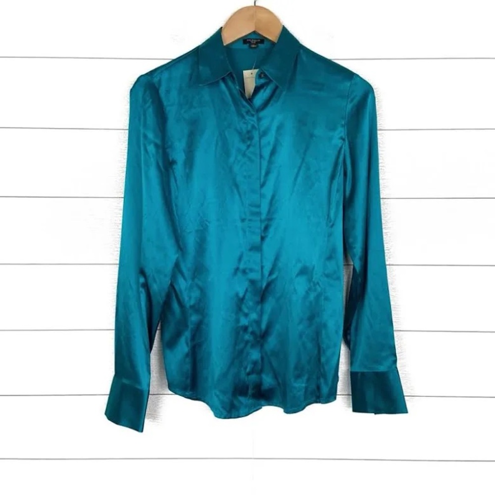 Anne Taylor size 8 100% silk shirt NWOT .
